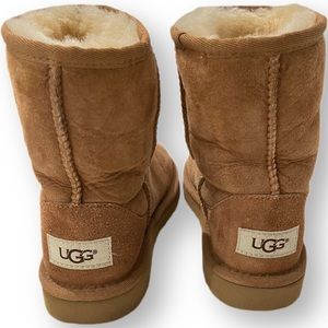 UGG Kid’s Classic ll Sheepskin Winter Boot Chestnut